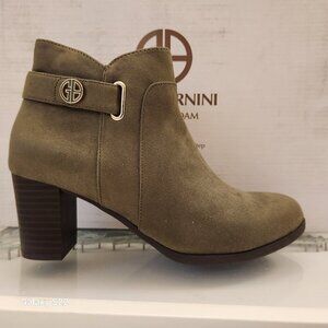 Giani Bernini Memory Foam Artemyss Booties Sage Suede NWB. Size 6.5